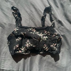 BLACK FLORAL CROP TOP